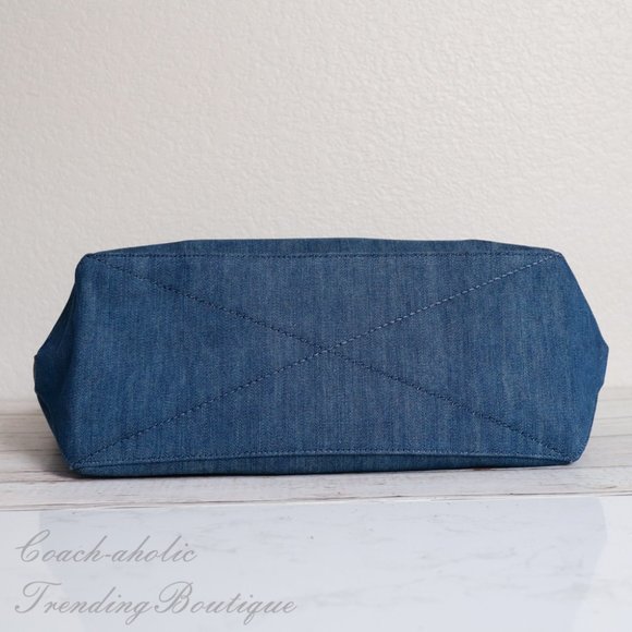 NWT Coach Denim Tote with Horse & Carriage - Picture 11 of 11